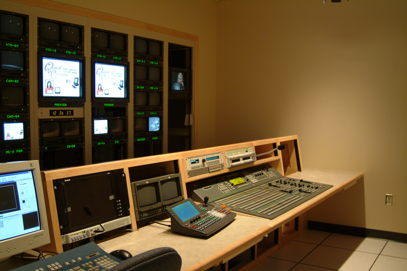 TV-MC News Room Desks